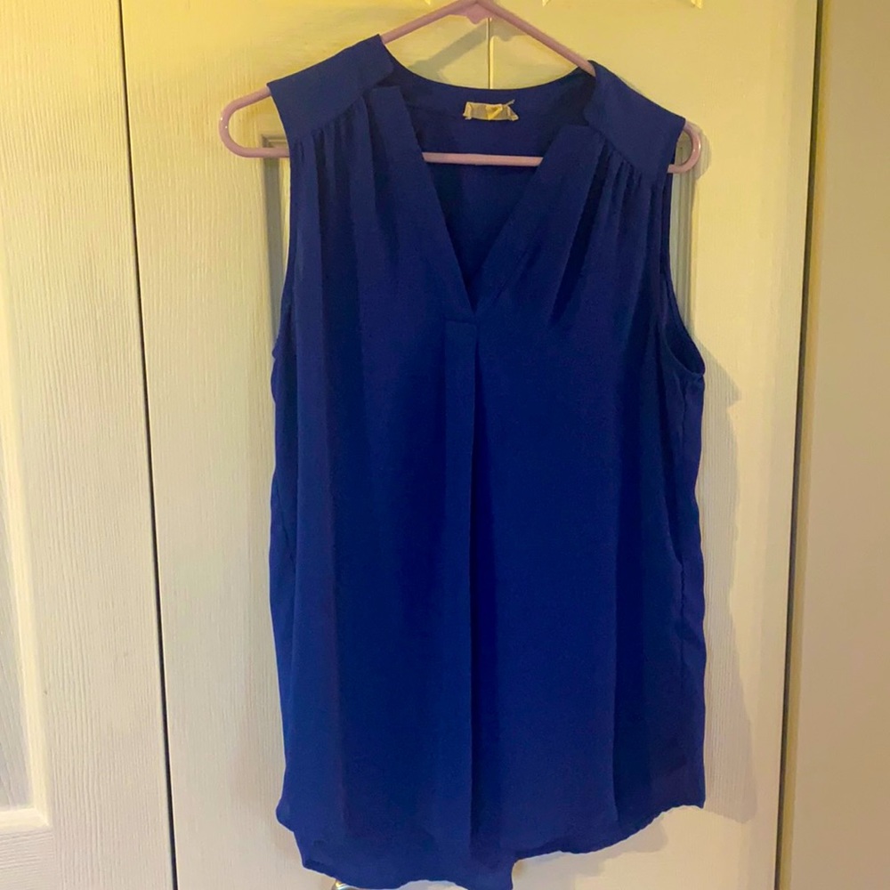 Women’s flowy blouse